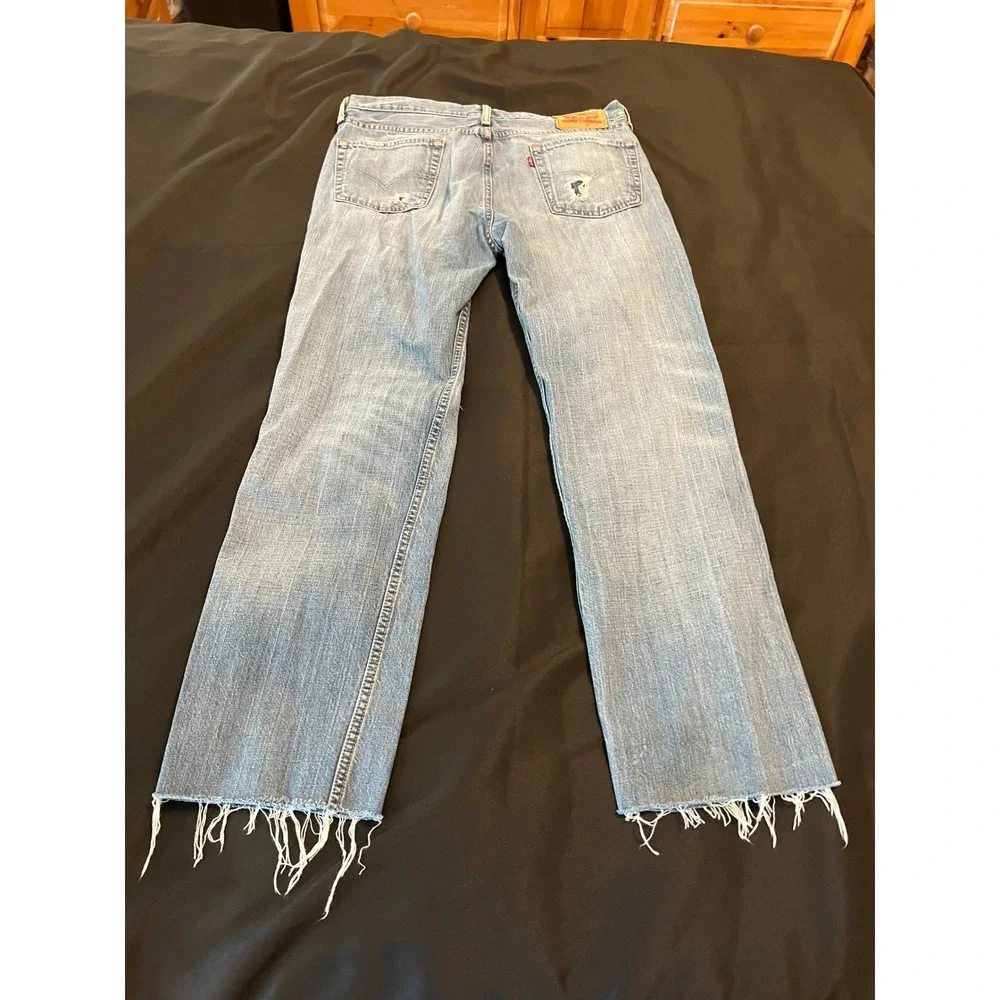 Levis Distressed Light Wash Straight Leg Jeans Raw Hem 100% Cotton 32x31